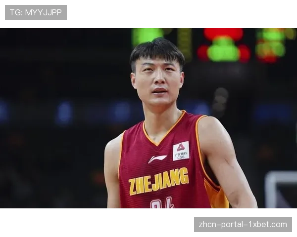 浙江金牛主场观众齐声高唱,为迎来职业生涯谢幕战的老将张大宇致敬 浙江金牛主场观众齐声高唱,为迎来职业生涯谢幕战的老将张大宇致敬